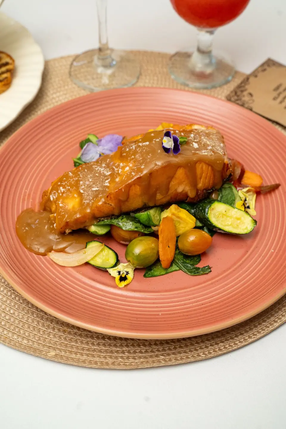 Salmon in coconut sauce