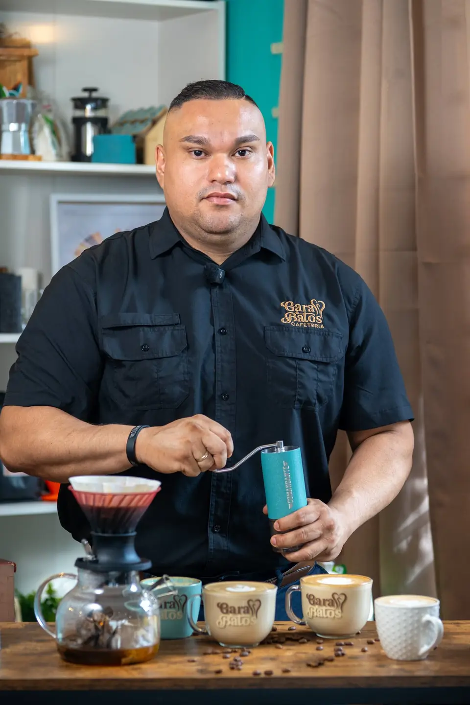 Barista brewing filter coffee at Garabatos